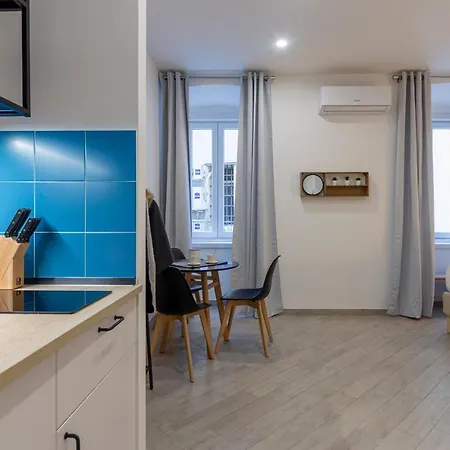 Cool And Stylish - Wifi Apartment